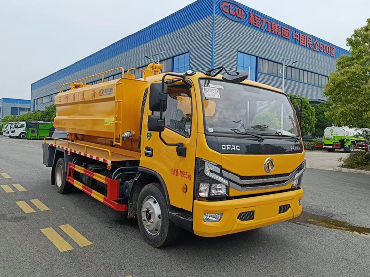 東風大多利卡10方清洗吸污車